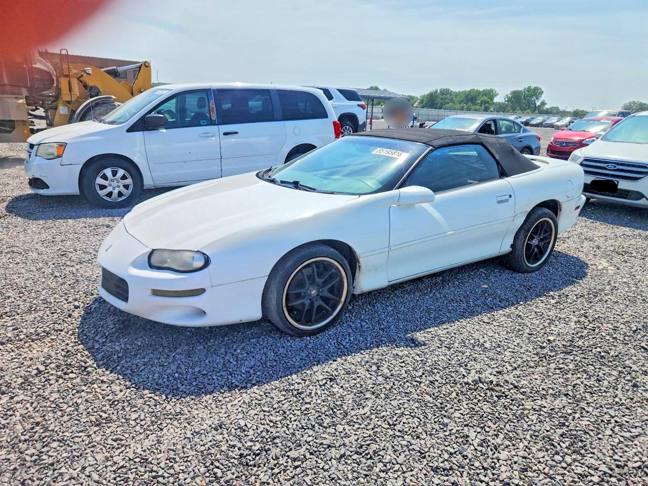 2G1FP32K812125309 · 2001 CHEVROLET CAMARO