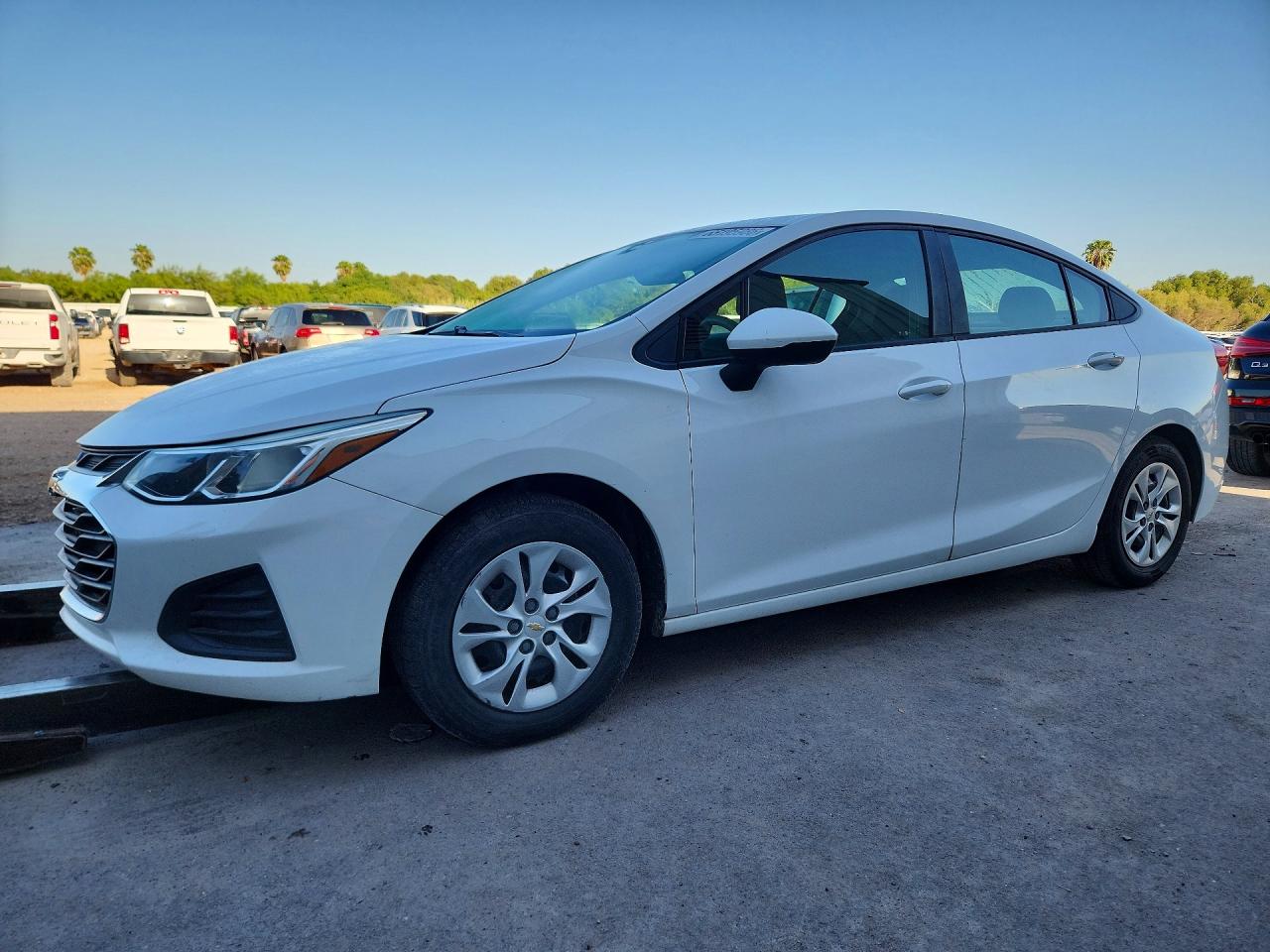 1G1BJ5SM5K7104098 · 2019 CHEVROLET CRUZE