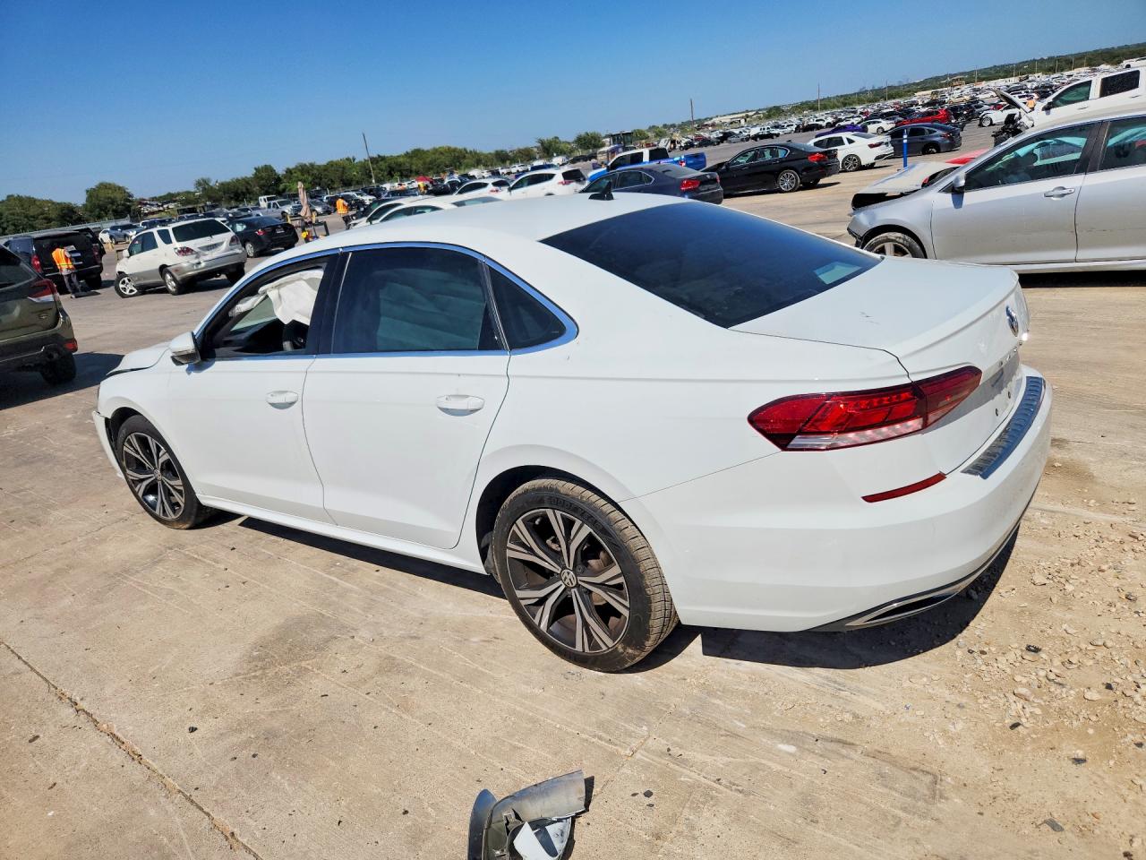1VWSA7A36NC004225 · 2022 VOLKSWAGEN PASSAT · 2/13