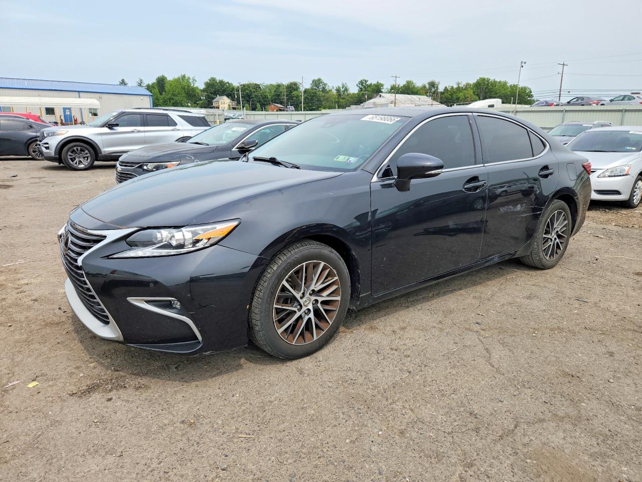 58ABK1GG3JU104167 · 2018 LEXUS ES
