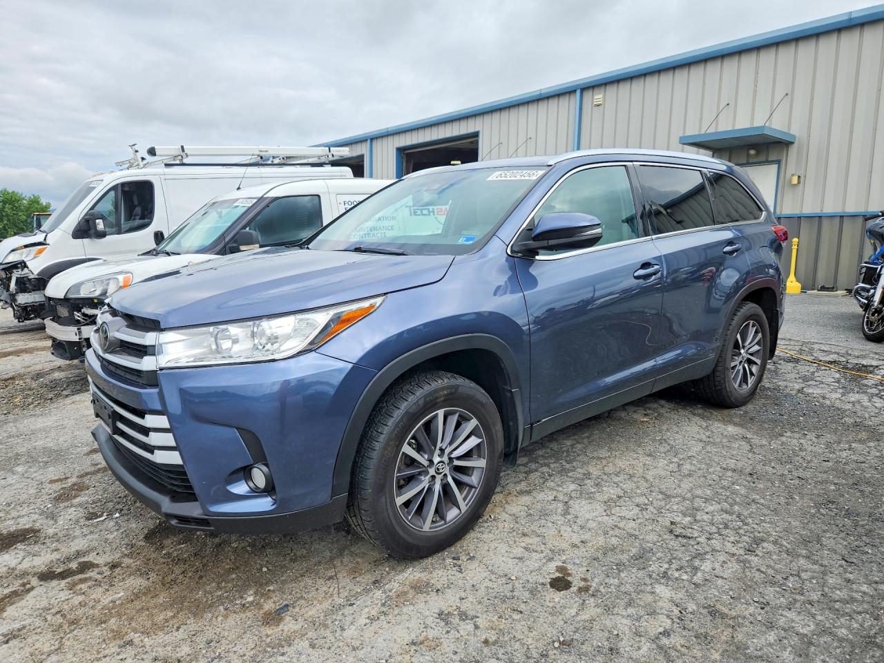 5TDJZRFH5KS944033 · 2019 TOYOTA HIGHLANDER