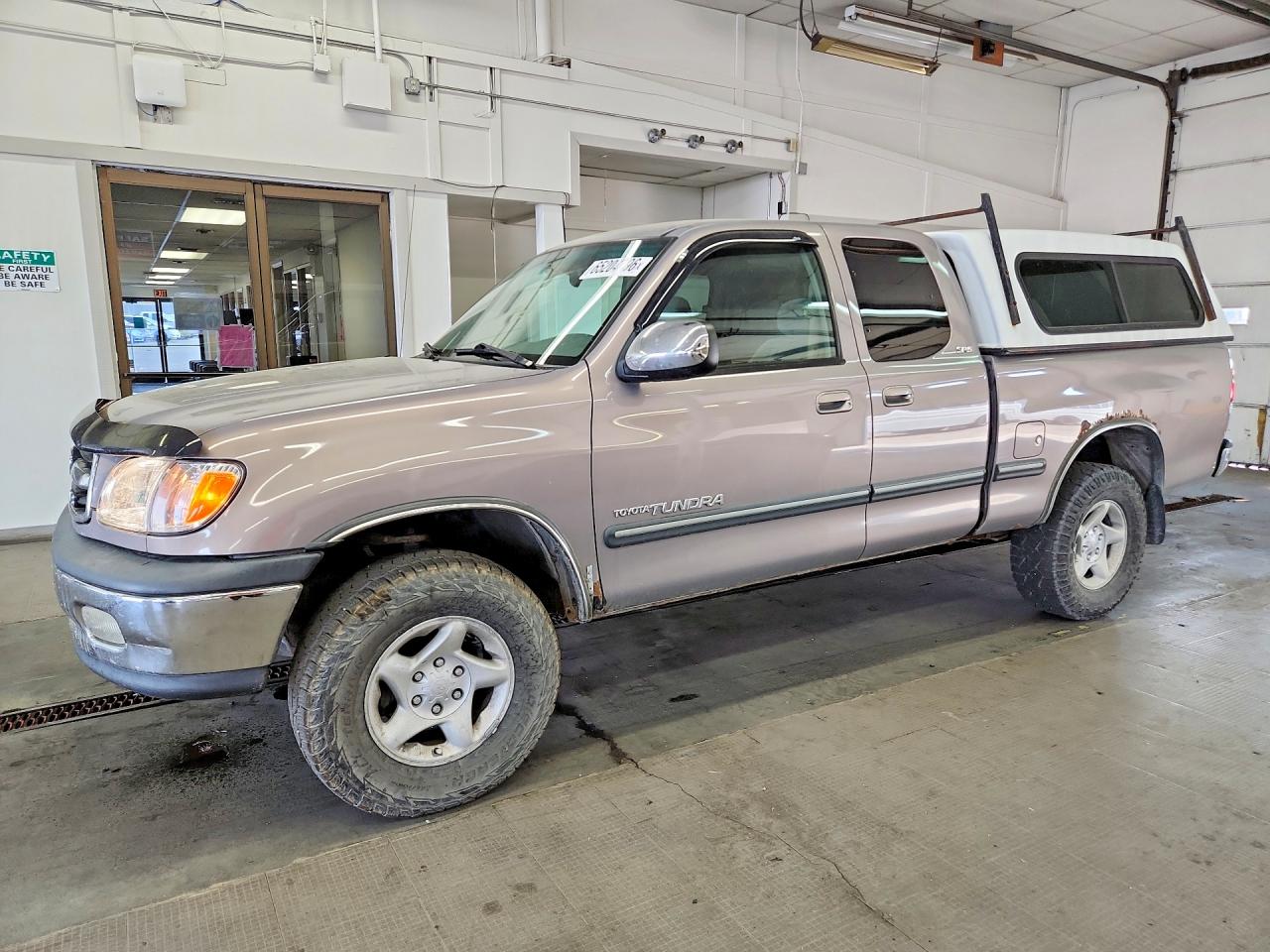 5TBBT4410YS116648 · 2000 TOYOTA TUNDRA