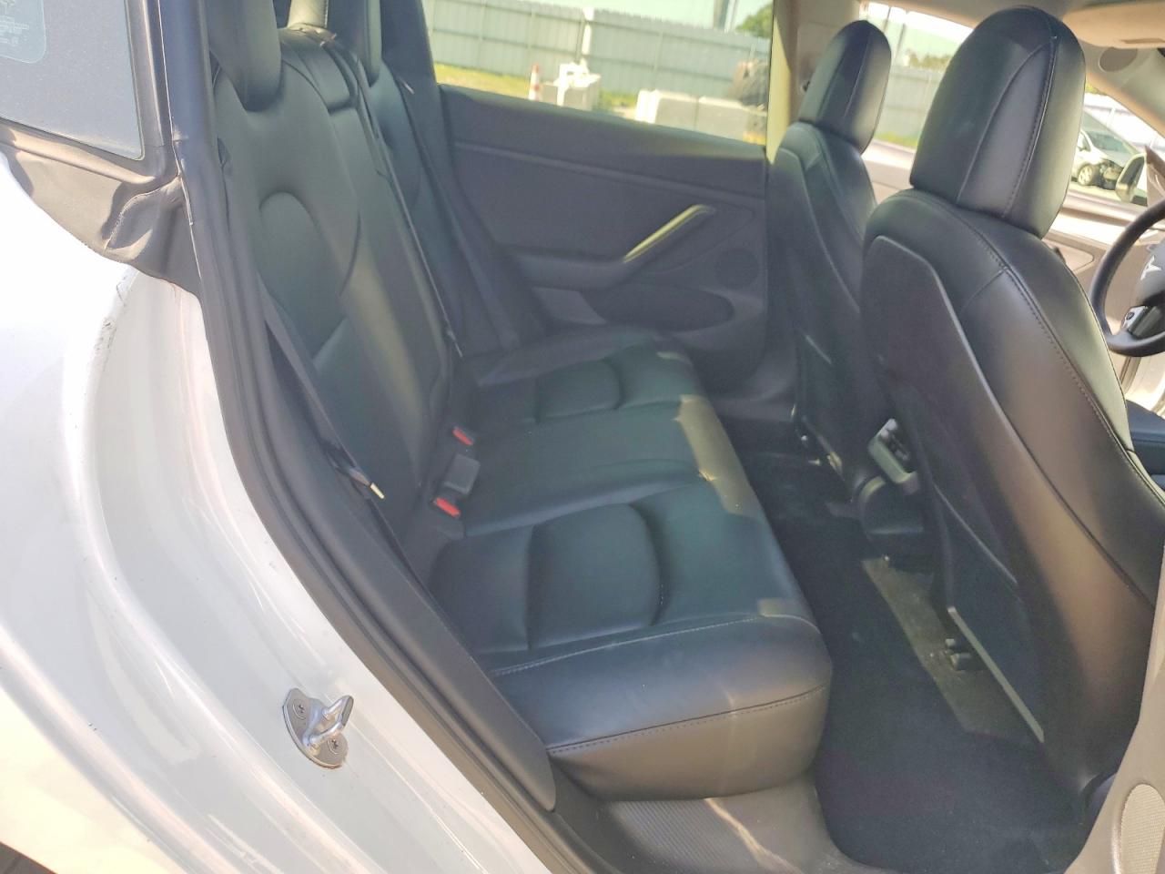 5YJ3E1EB6MF992702 · 2021 TESLA MODEL 3 · 10/12