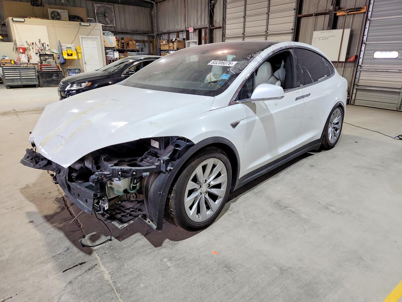 5YJXCBE49GF016562 · 2016 TESLA MODEL X