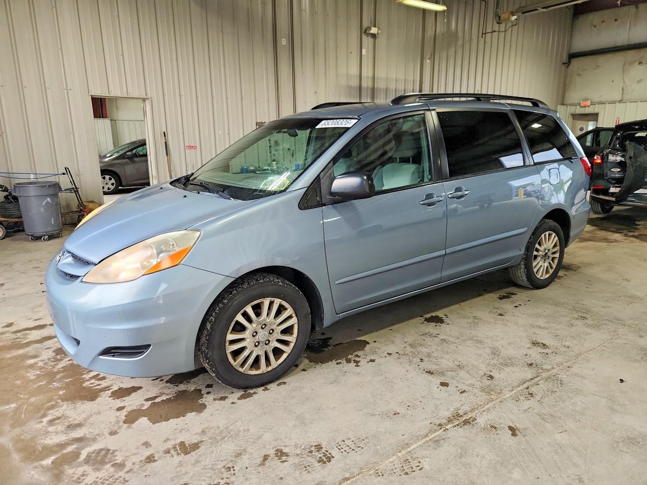 5TDJK4CC2AS029087 · 2010 TOYOTA SIENNA