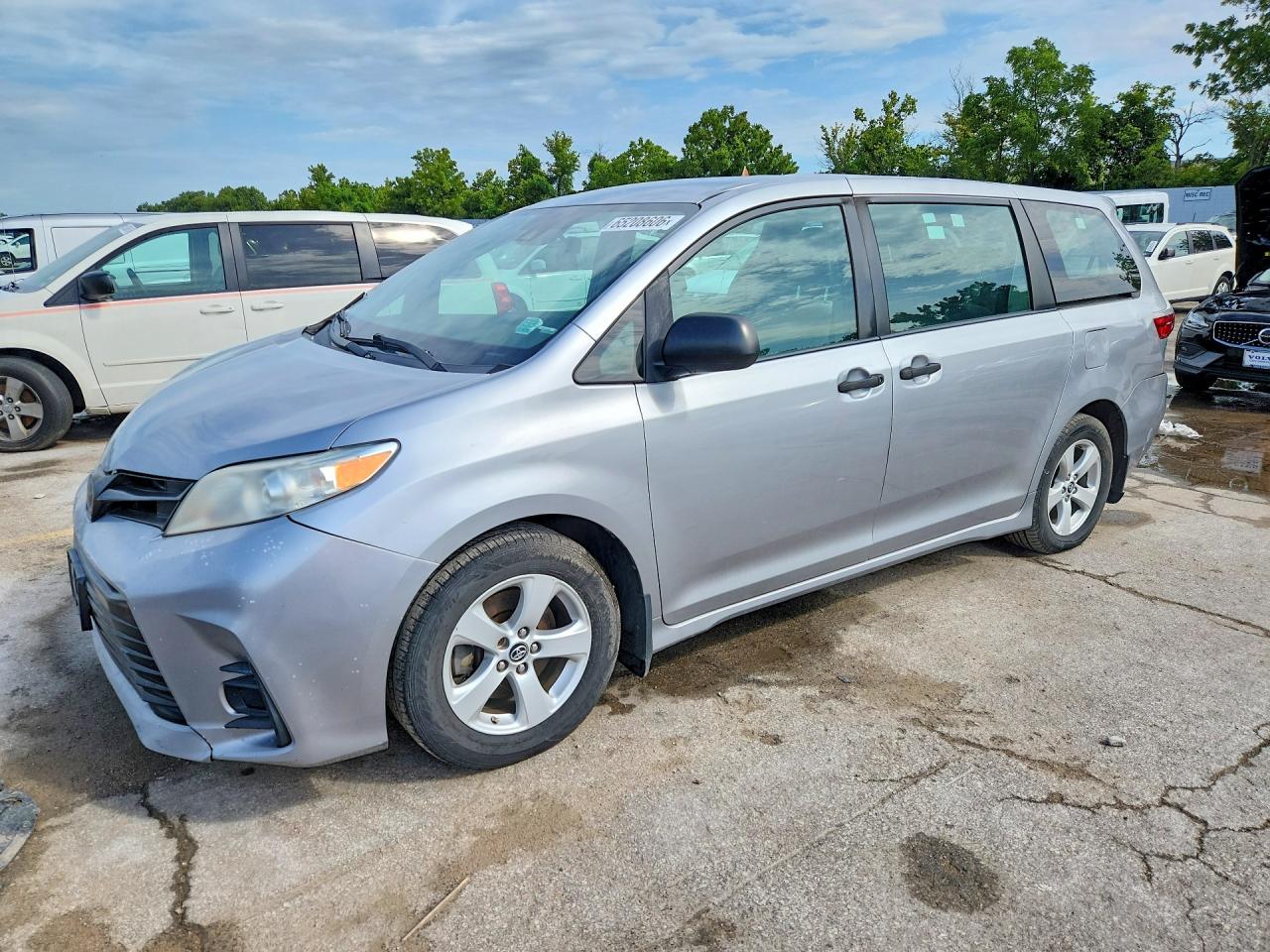 5TDZZ3DC0JS959545 · 2018 TOYOTA SIENNA