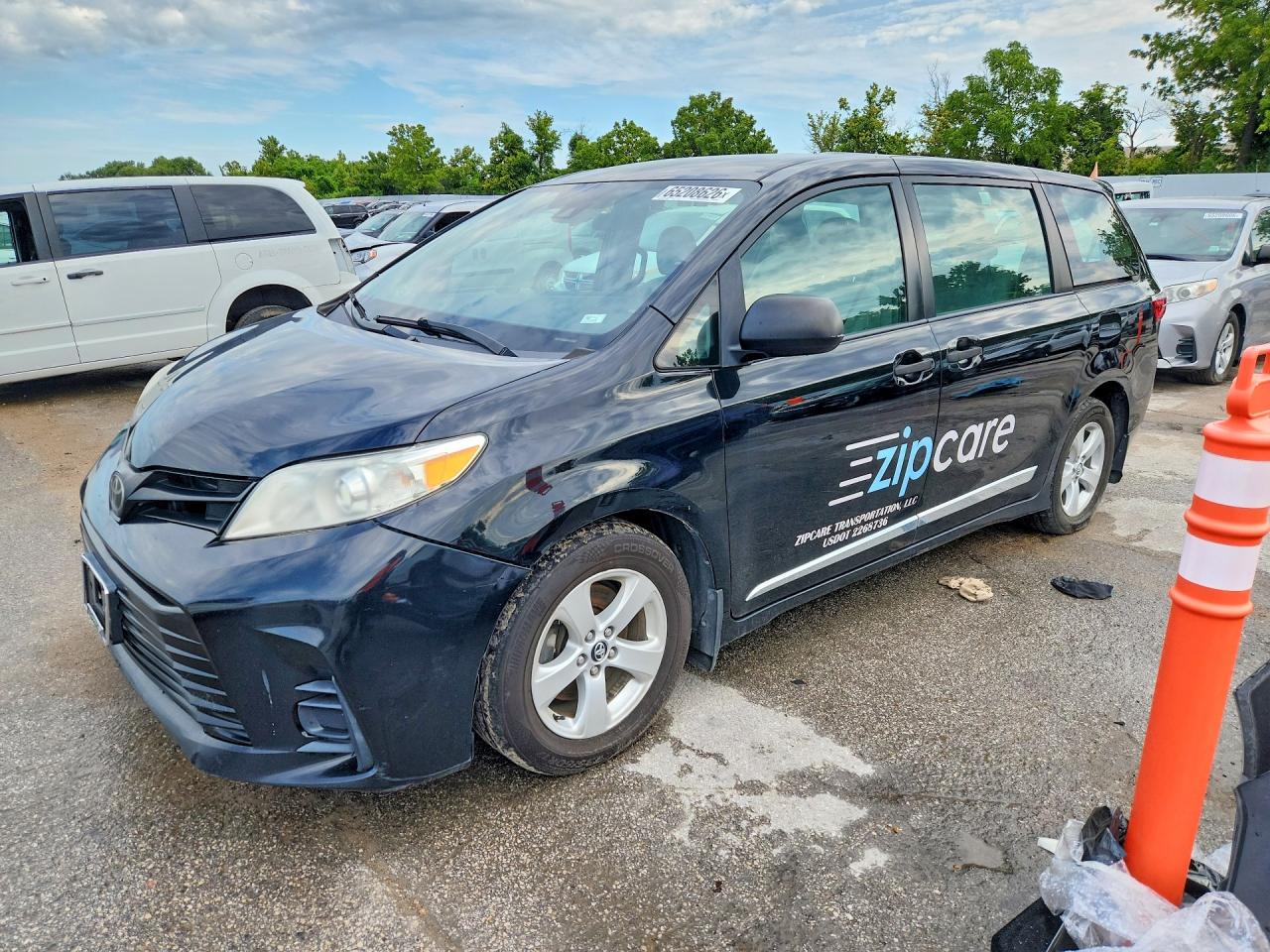 5TDZZ3DC3JS956896 · 2018 TOYOTA SIENNA