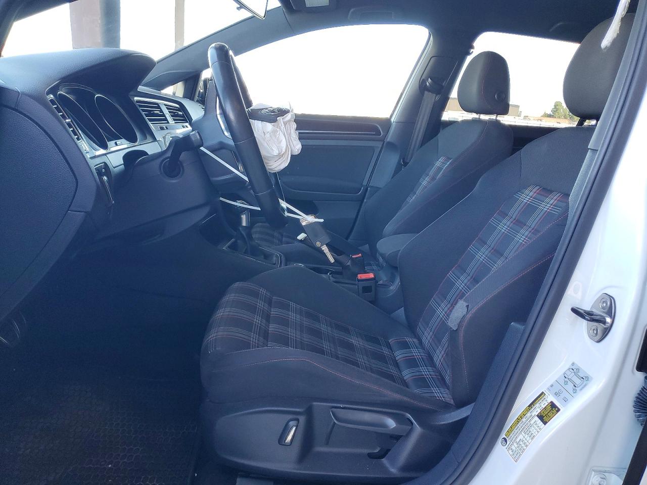 3VW5T7AU9GM033560 · 2016 VOLKSWAGEN GTI · 7/12