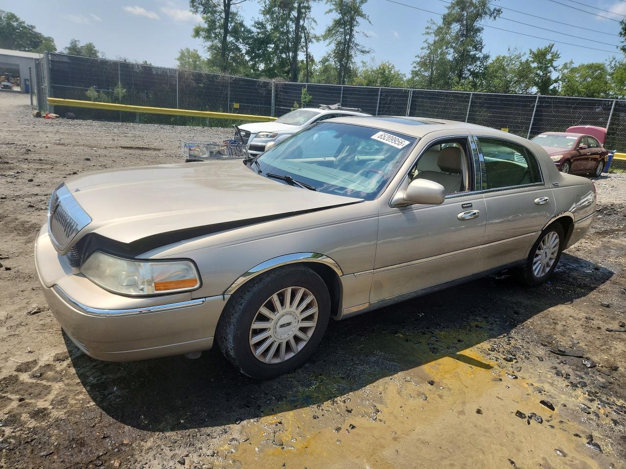 1LNHM82W25Y670645 · 2005 LINCOLN TOWN CAR