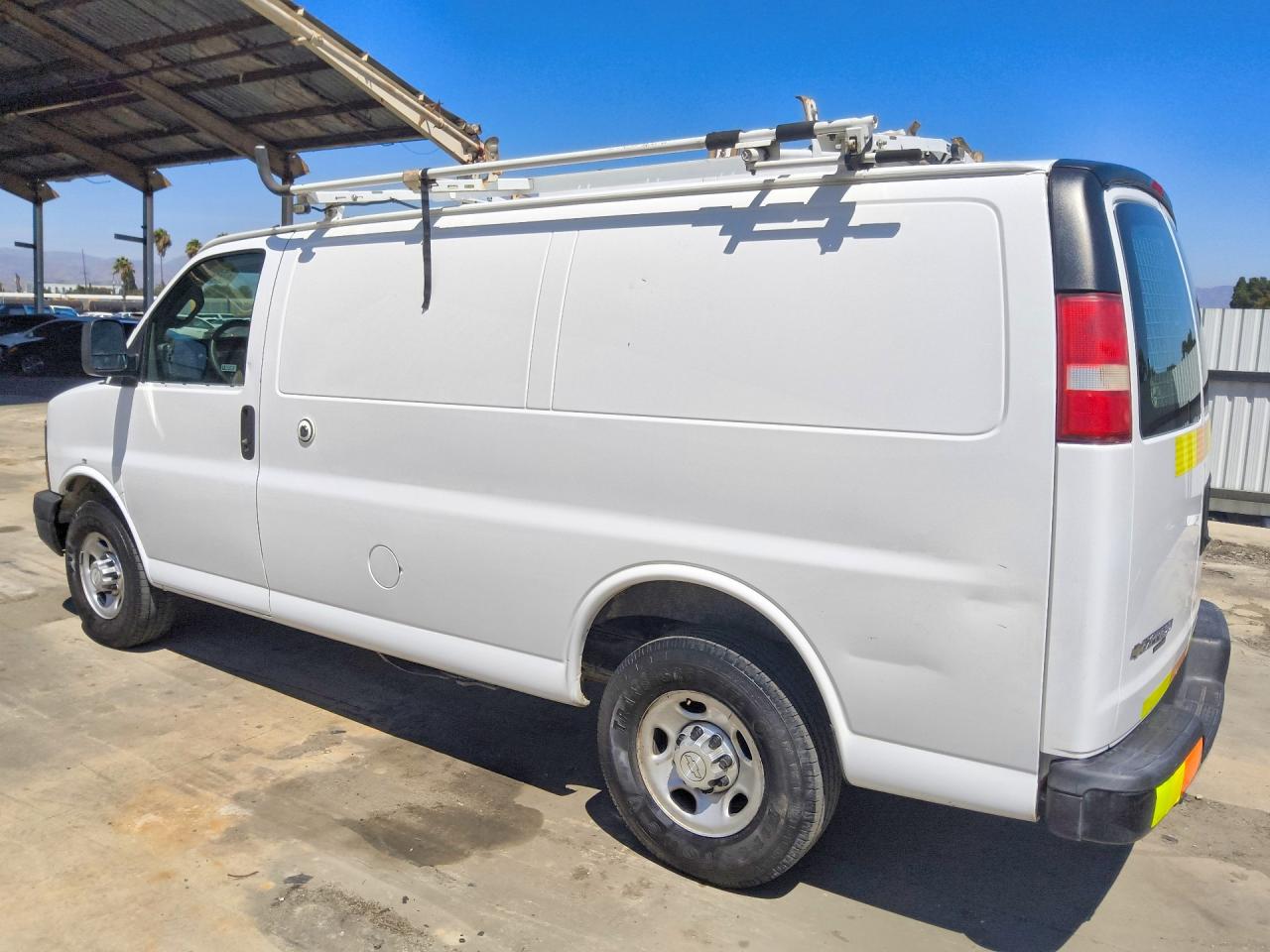 1GCWGAFF9G1234617 · 2016 CHEVROLET EXPRESS G2500 · 2/13