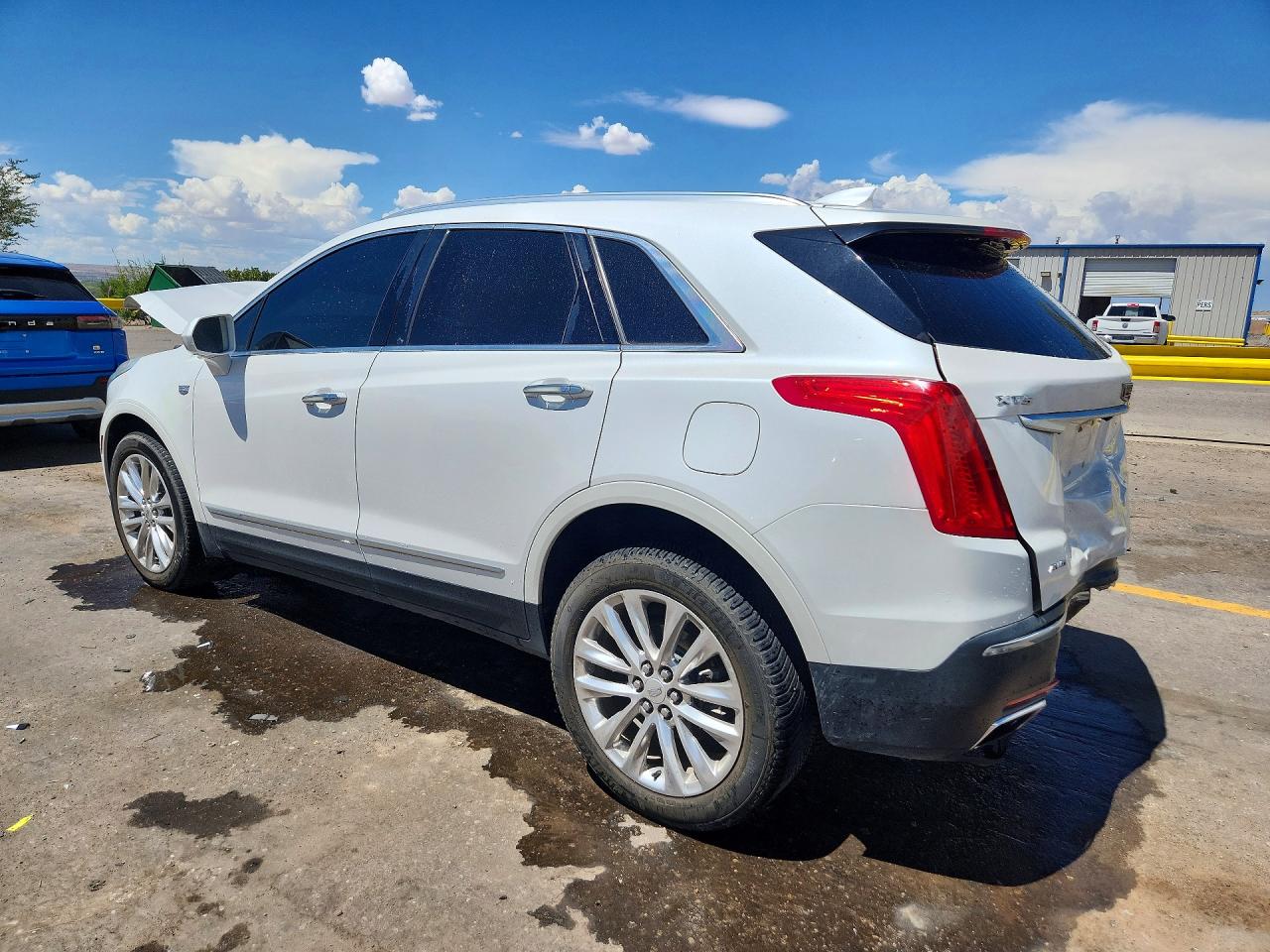 1GYKNFRS8HZ103914 · 2017 CADILLAC XT5 · 2/13