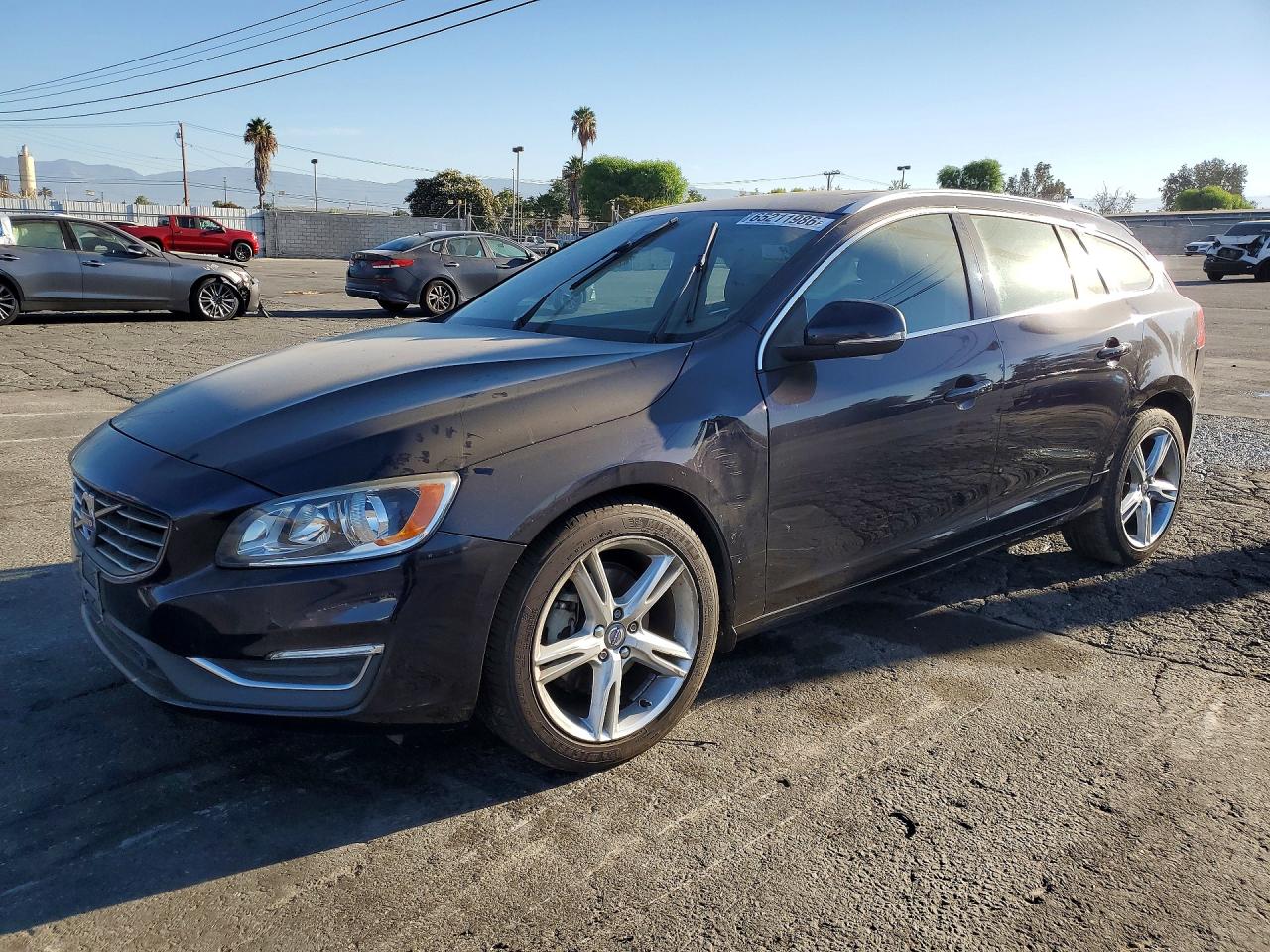 2017 VOLVO V60