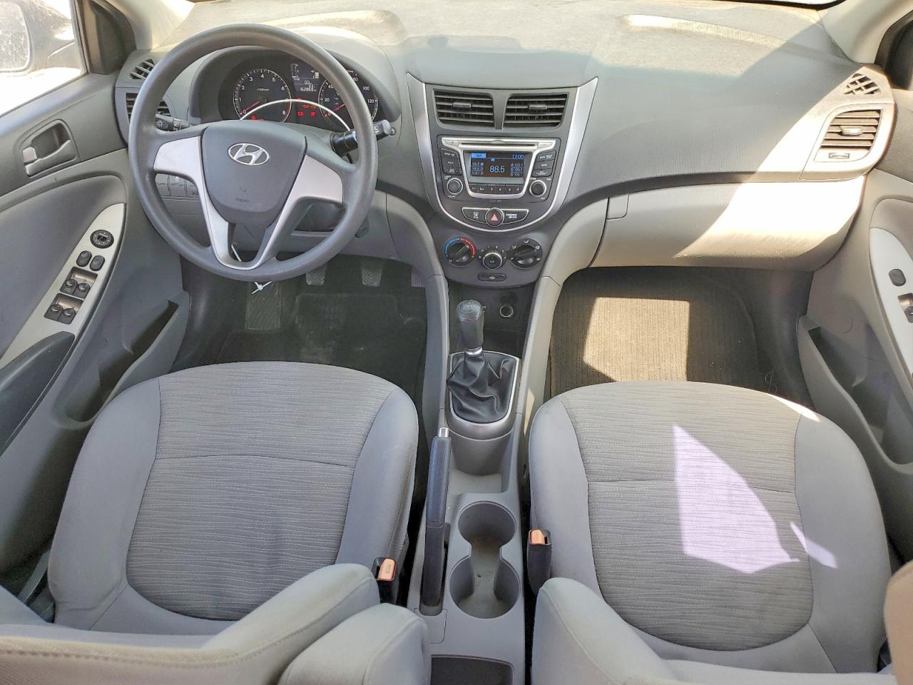 KMHCT4AE5GU093134 · 2016 HYUNDAI ACCENT · 8/12