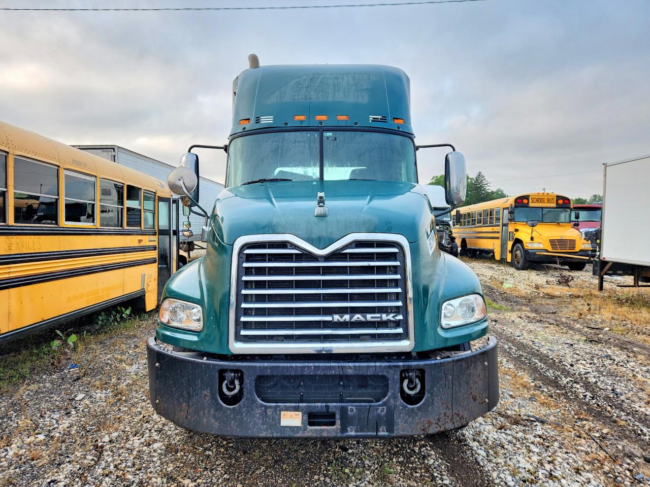 1M1AW01X8HM009452 · 2017 MACK 600 · 5/13