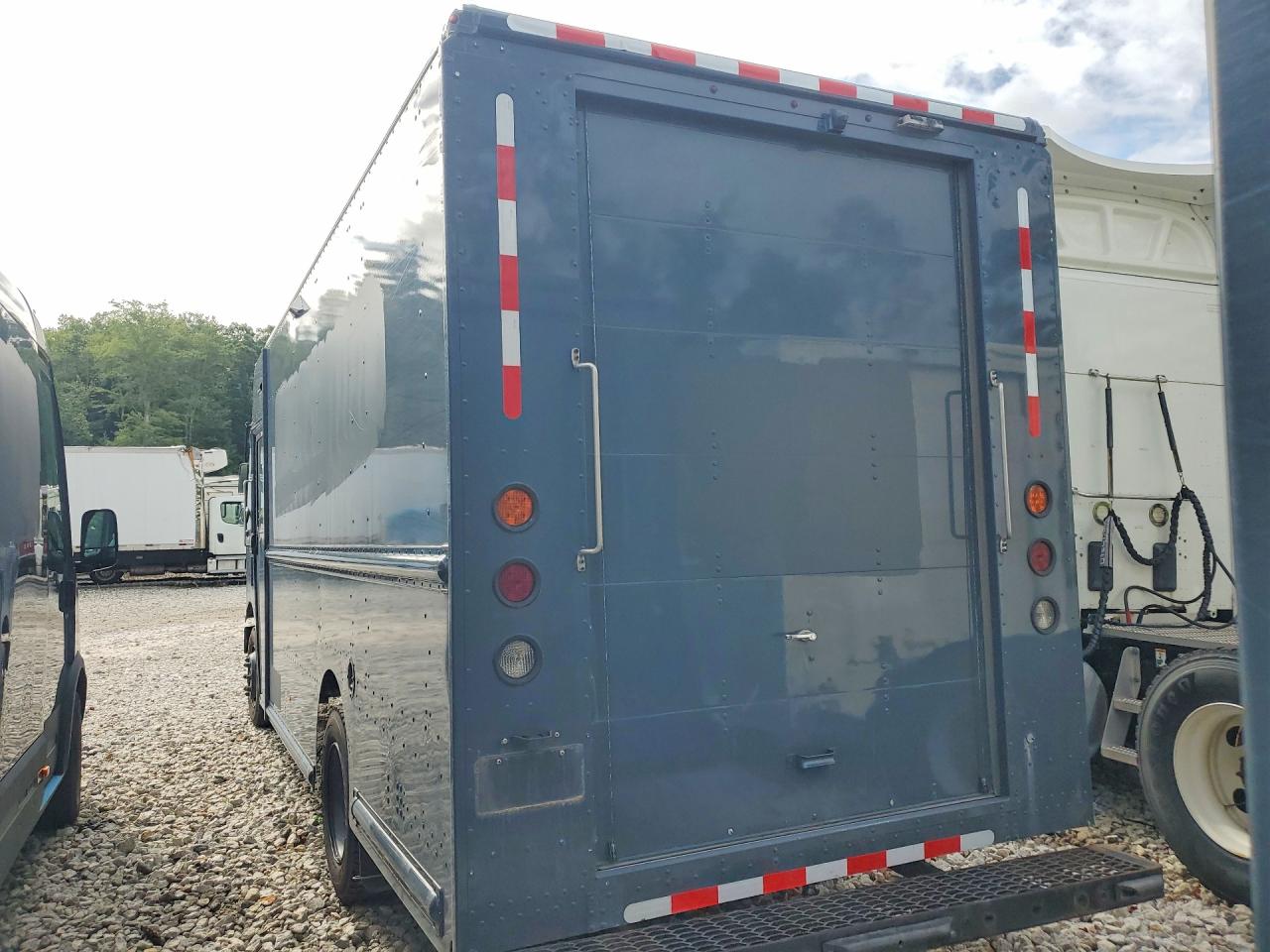 4UZAC2EA2MCMN0015 · 2021 FREIGHTLINER MT45 CHASSIS · 6/13