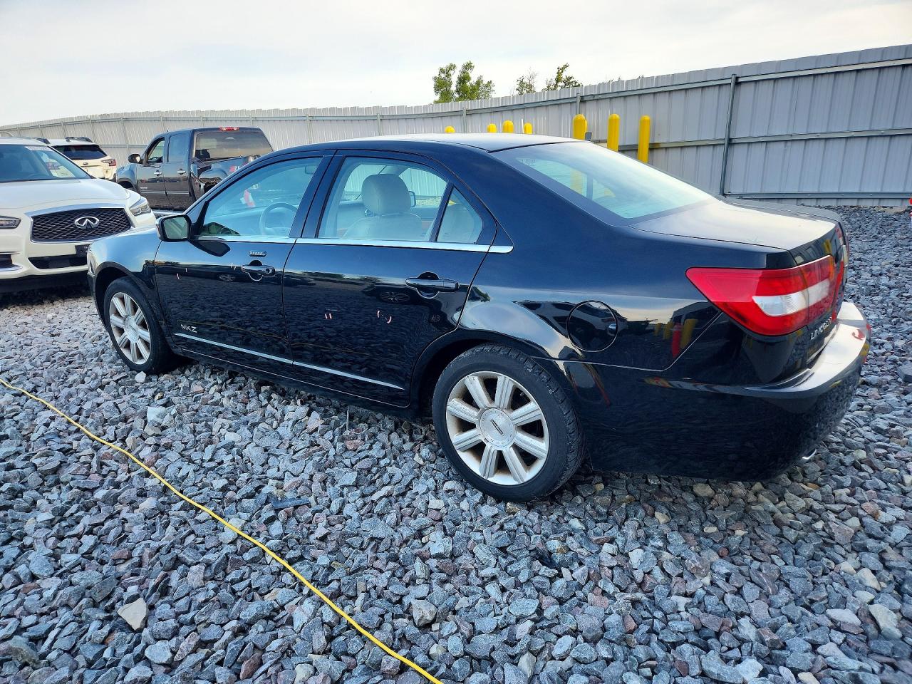 3LNHM26T07R618929 · 2007 LINCOLN MKZ · 2/12