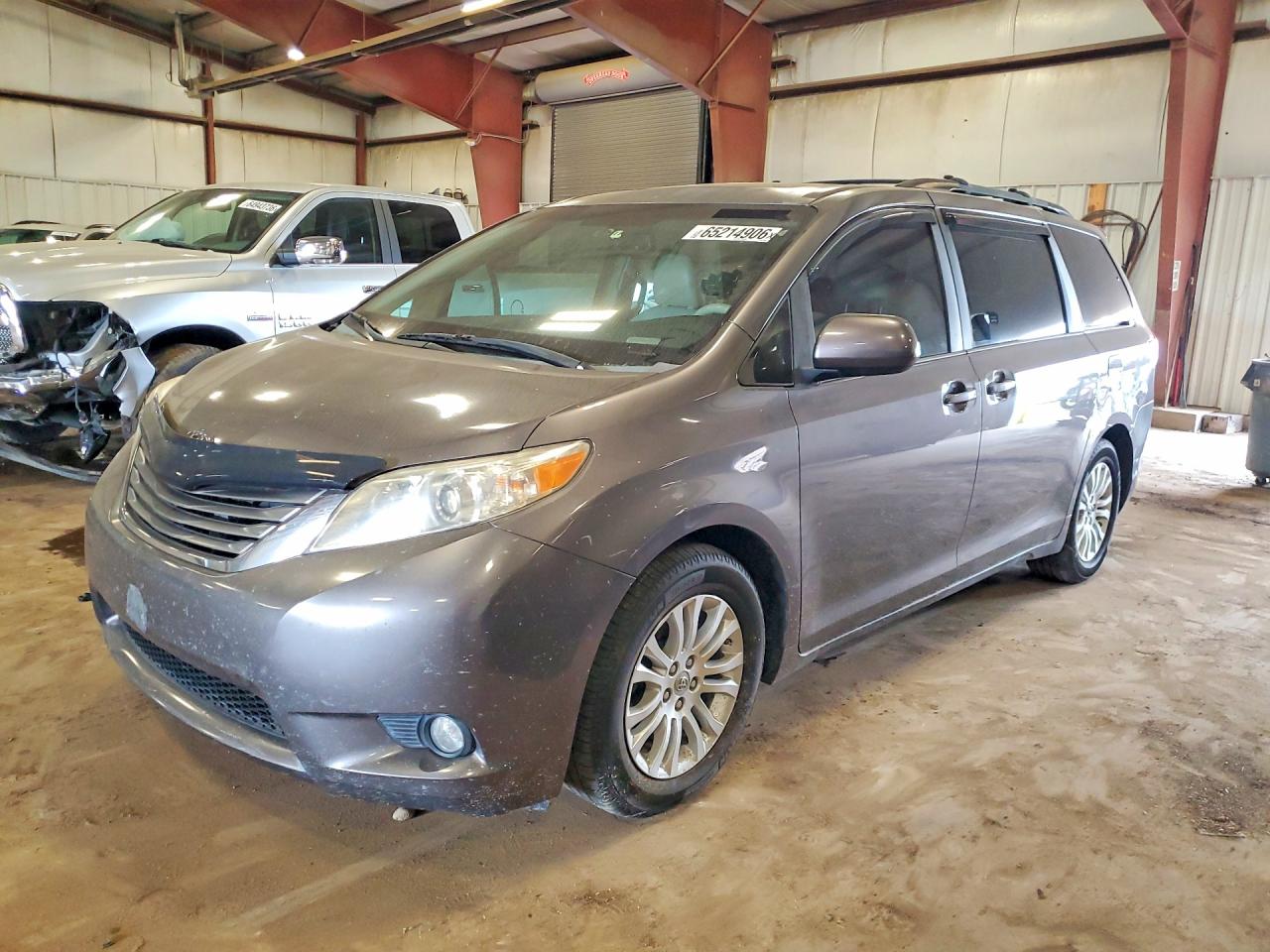5TDYK3DC5ES490541 · 2014 TOYOTA SIENNA