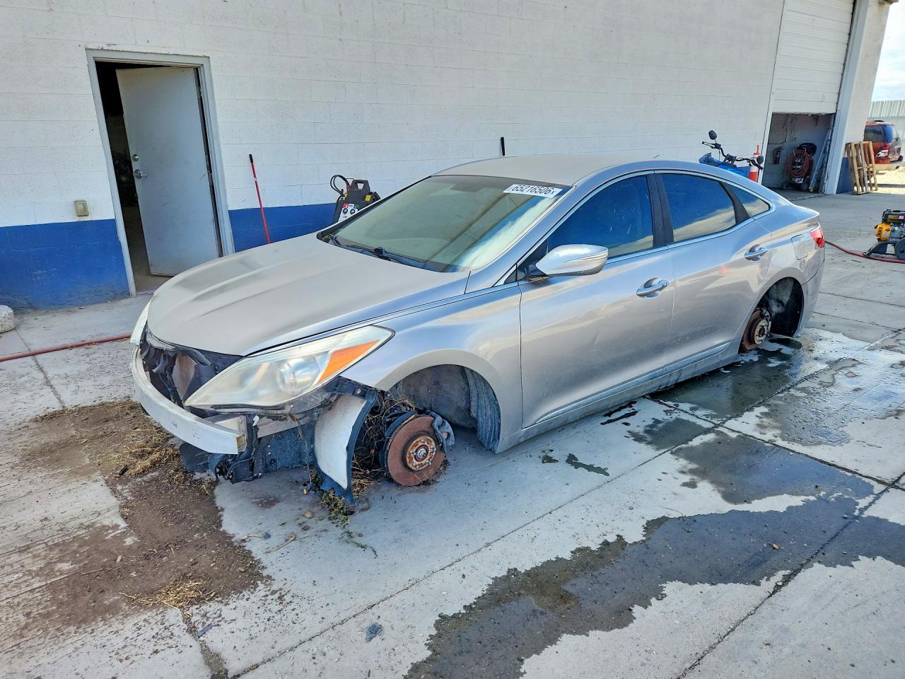 KMHFG4JG1CA149875 · 2012 HYUNDAI AZERA