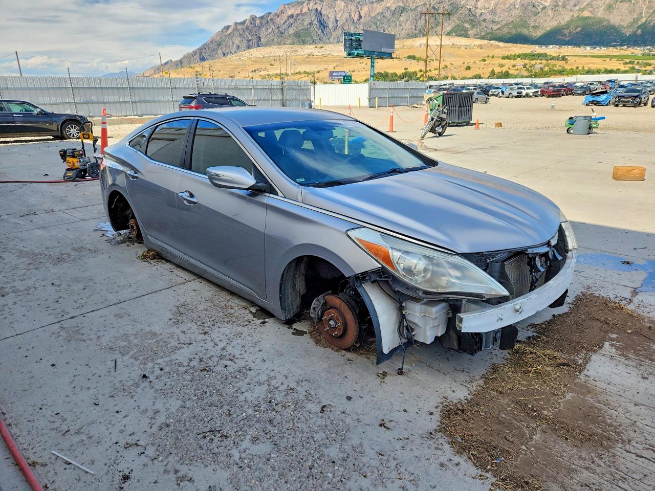 KMHFG4JG1CA149875 · 2012 HYUNDAI AZERA · 4/12