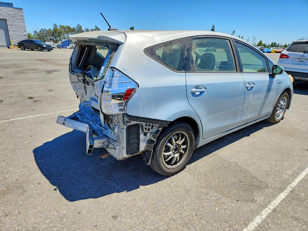 JTDZN3EU5C3115606 · 2012 TOYOTA PRIUS V · 3/12