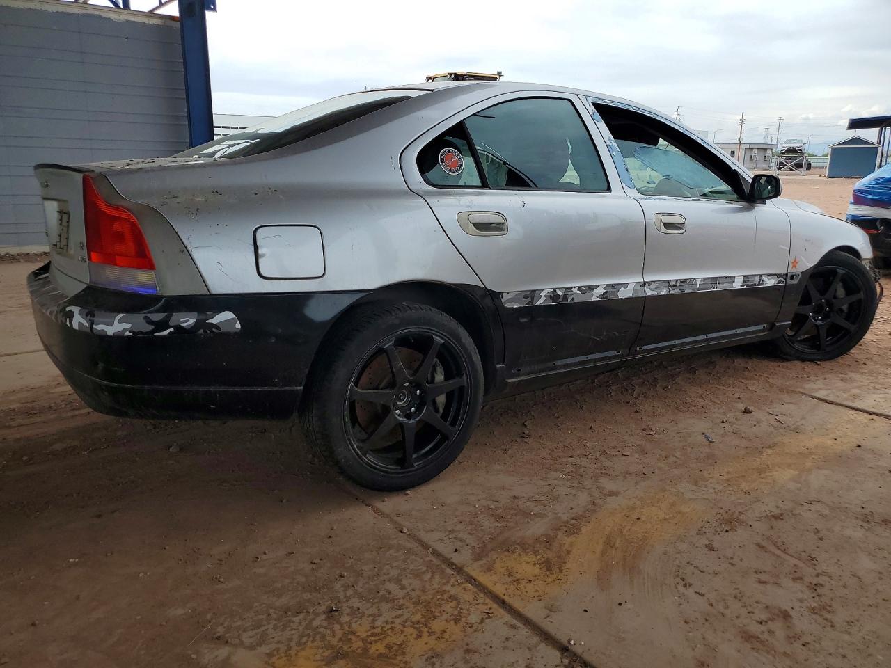 YV1RH52Y742350357 · 2004 VOLVO S60 · 3/12