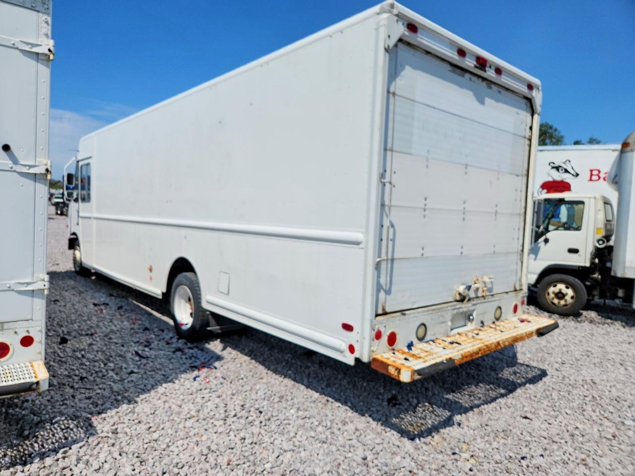 1F66F5KYXB0A10386 · 2011 FORD F59 · 2/12