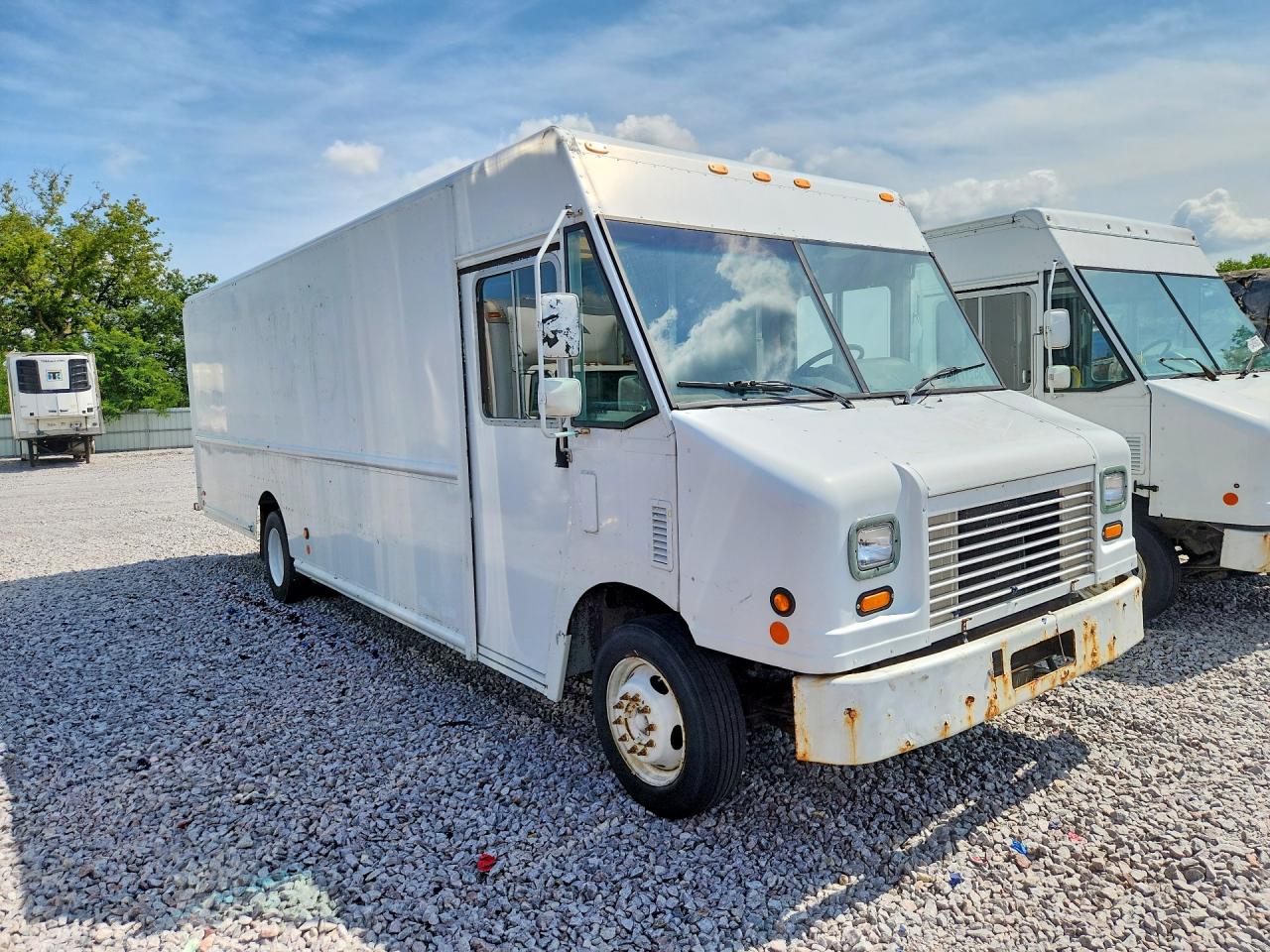 1F66F5KYXB0A10386 · 2011 FORD F59 · 4/12