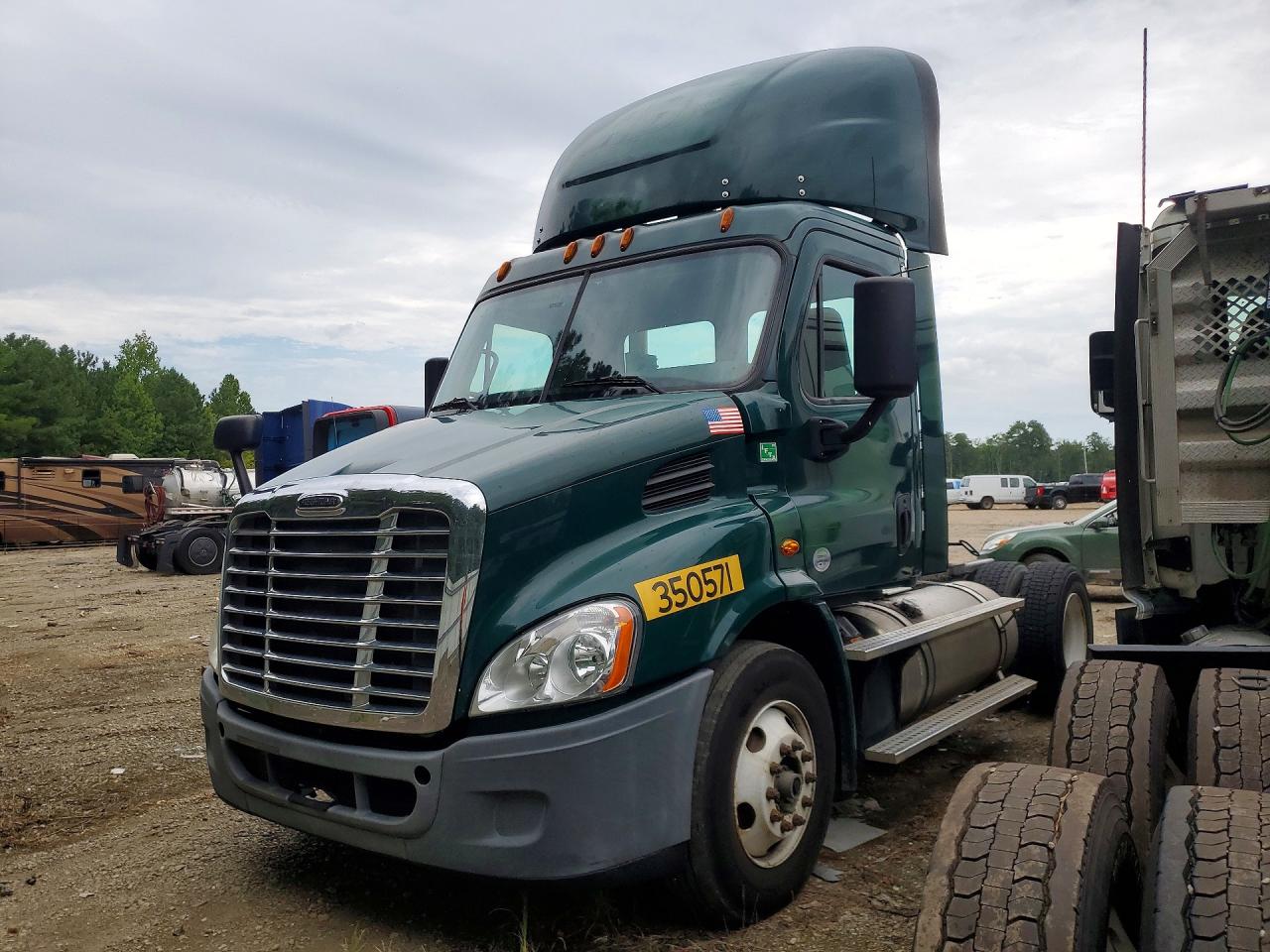 2016 FREIGHTLINER CASCADIA 113