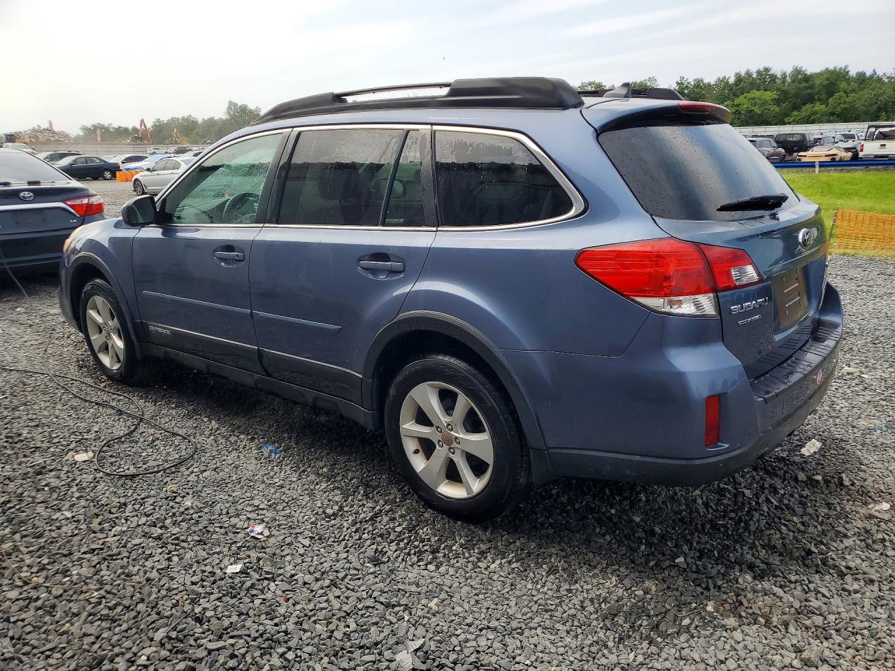 4S4BRBCC2E3302908 · 2014 SUBARU OUTBACK · 2/13