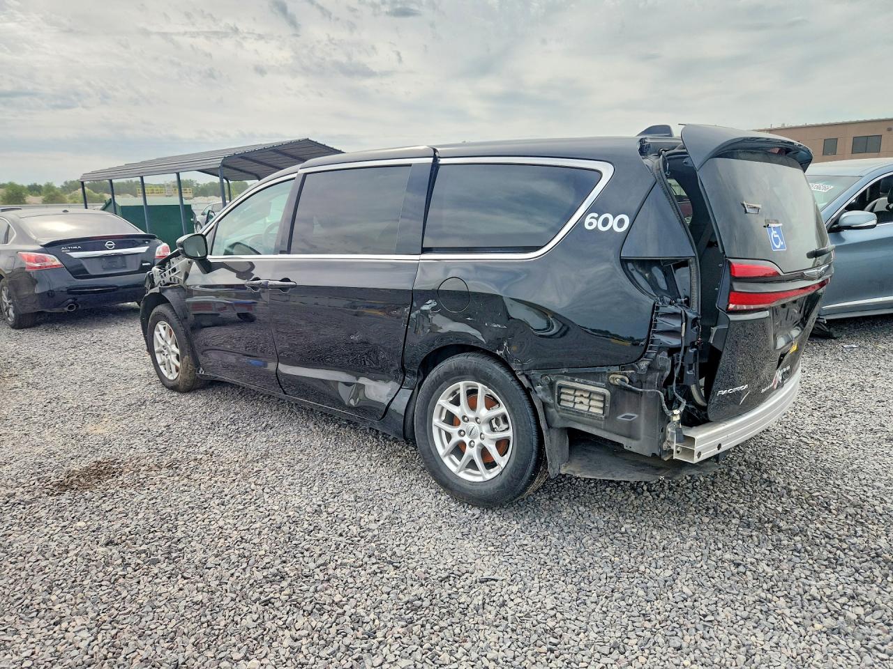 2C4RC1BG9RR167460 · 2024 CHRYSLER PACIFICA · 2/12