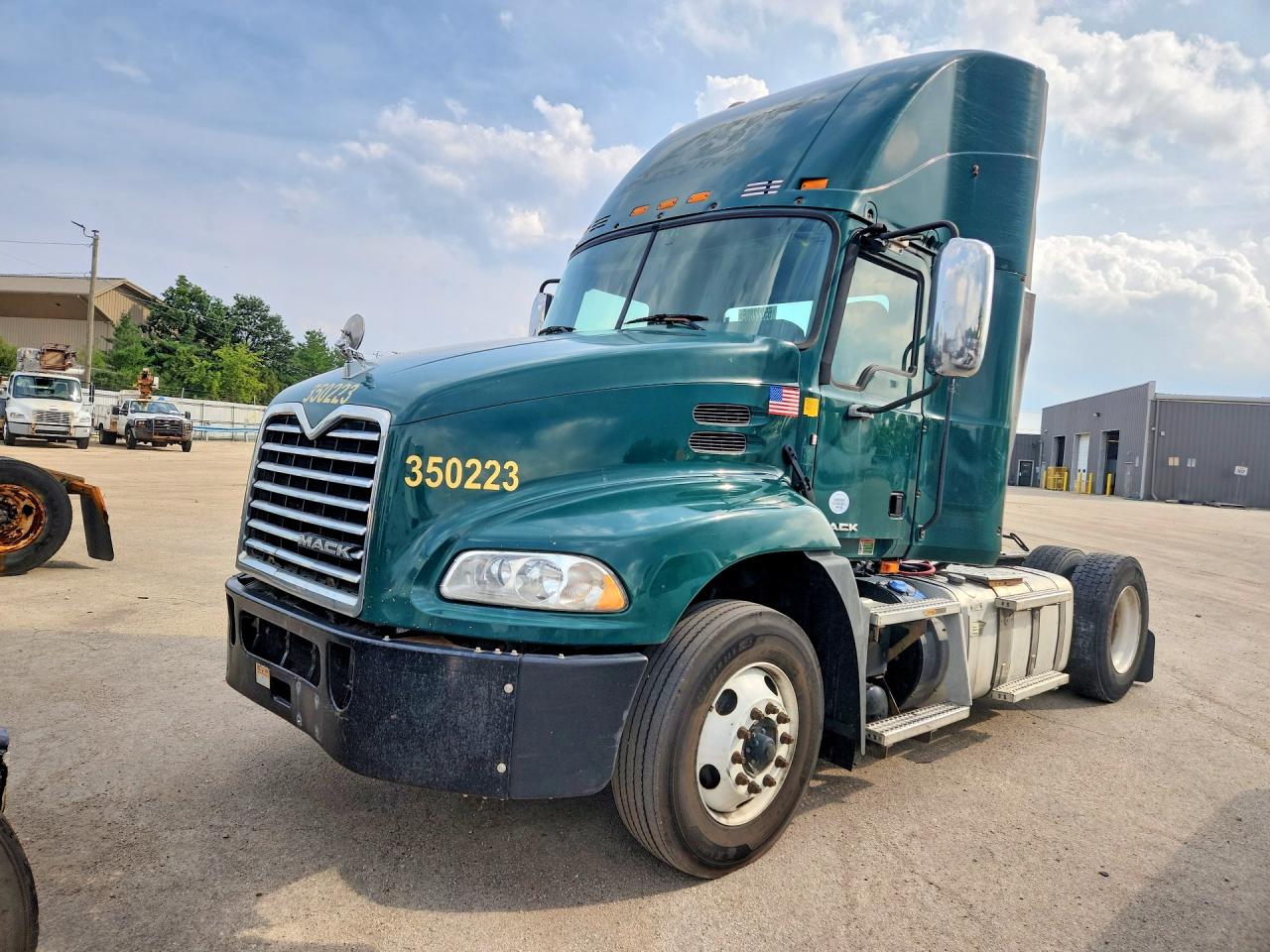 1M1AW01X6GM008458 · 2016 MACK 600