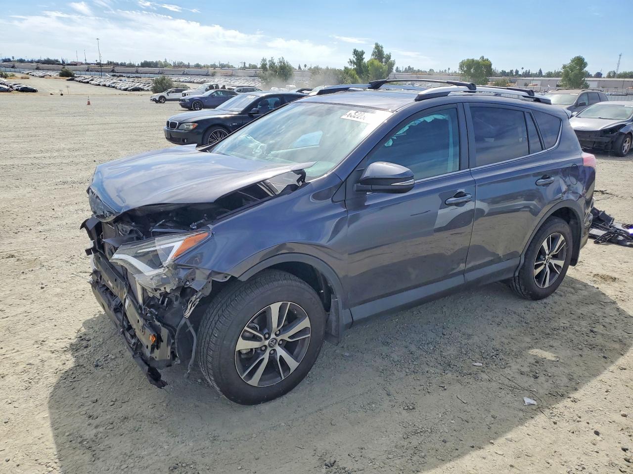 2T3RFREV1GW518171 · 2016 TOYOTA RAV4