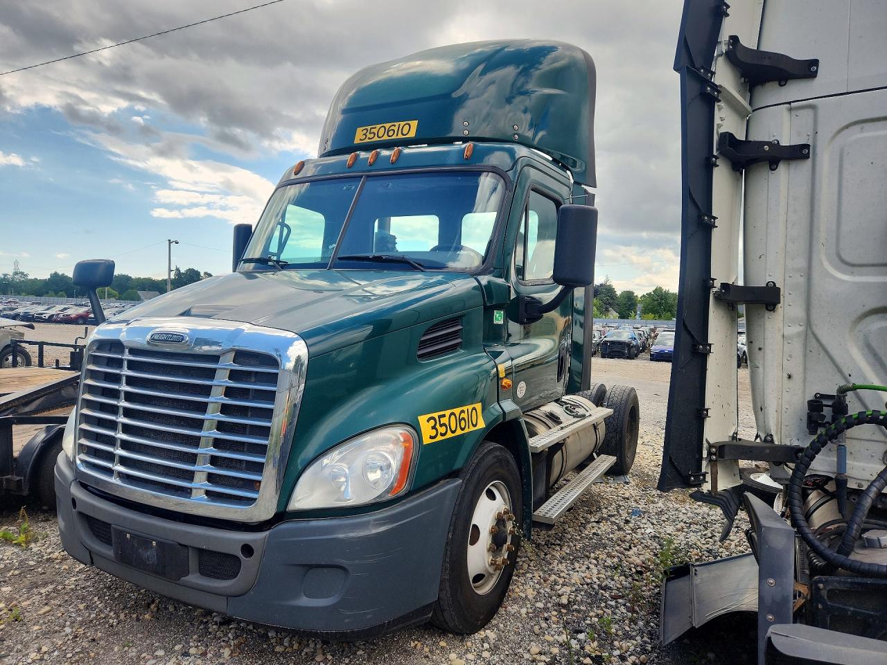 2016 FREIGHTLINER CASCADIA 113