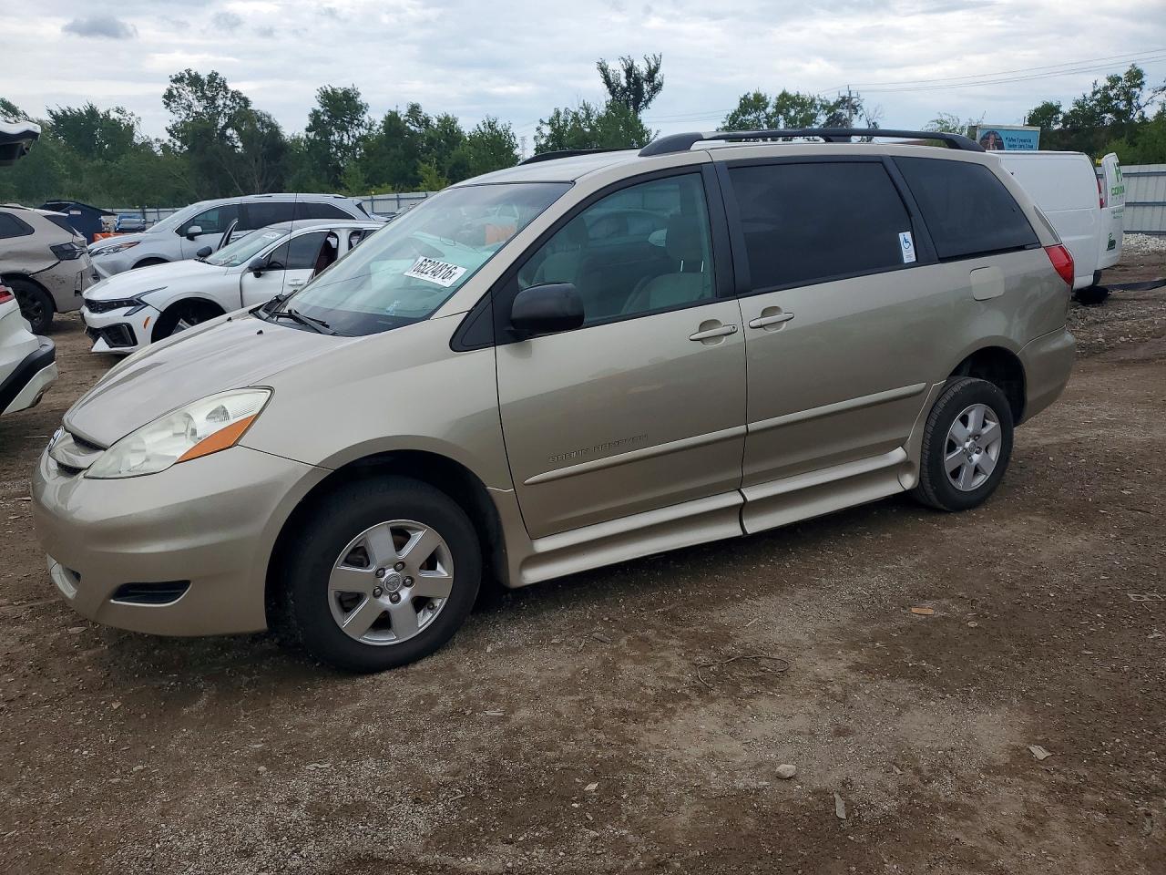 5TDZK23C88S121581 · 2008 TOYOTA SIENNA