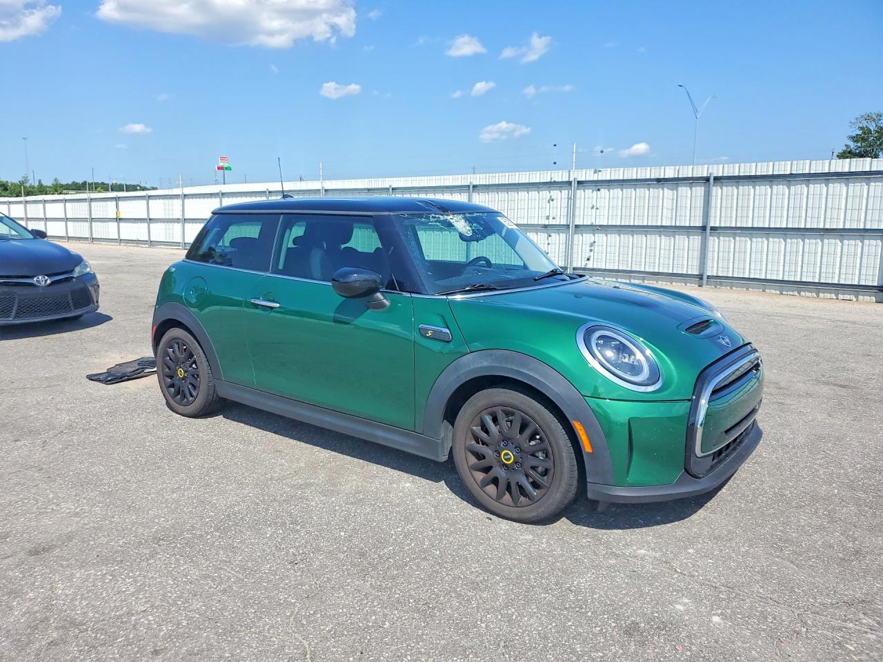 WMW13DJ07N2R36210 · 2022 MINI COOPER · 4/12