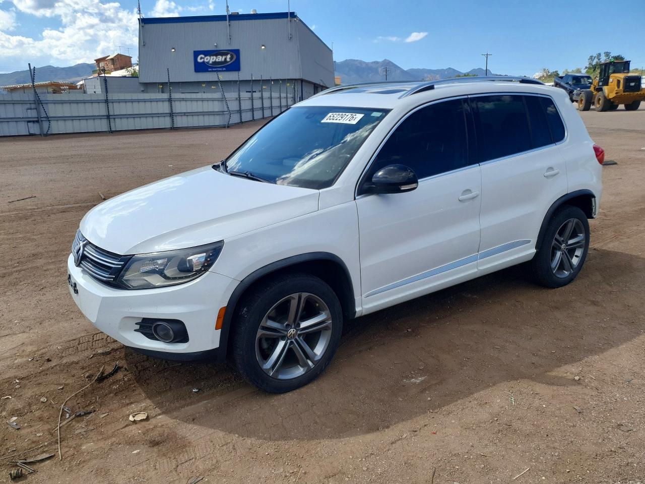 WVGTV7AX7HK007929 · 2017 VOLKSWAGEN TIGUAN