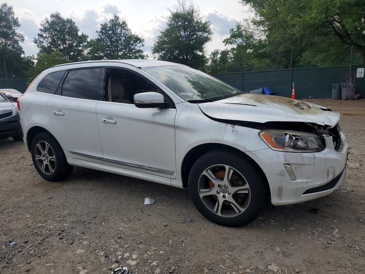 YV449MDK0F2709161 · 2015 VOLVO XC60 · 4/13