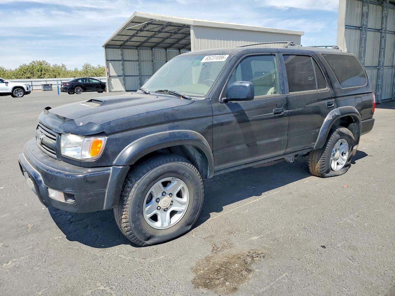 JT3GN86R5Y0143997 · 2000 TOYOTA 4RUNNER