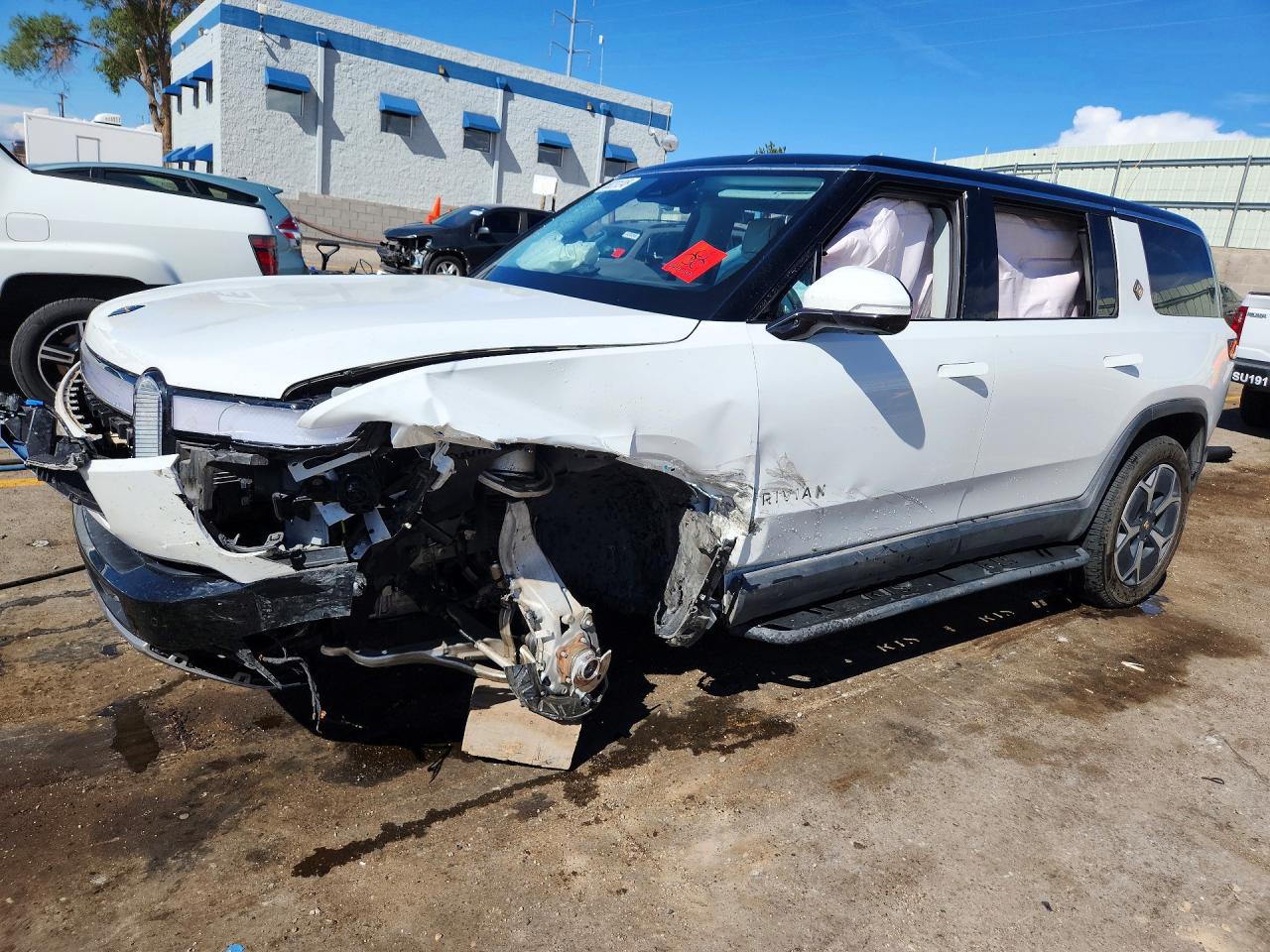 7PDSGBBA9RN030029 · 2024 RIVIAN R1S