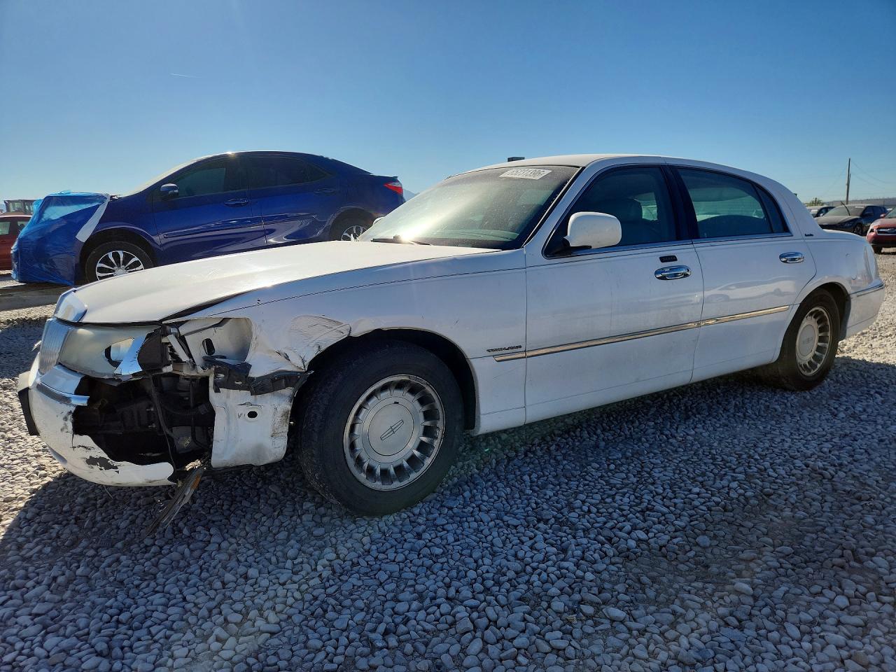 2001 LINCOLN TOWN CAR