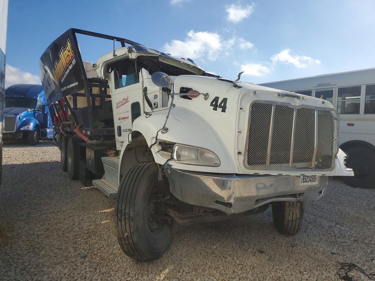 2NP3LJ9XXJM480720 · 2018 PETERBILT 348 · 4/13