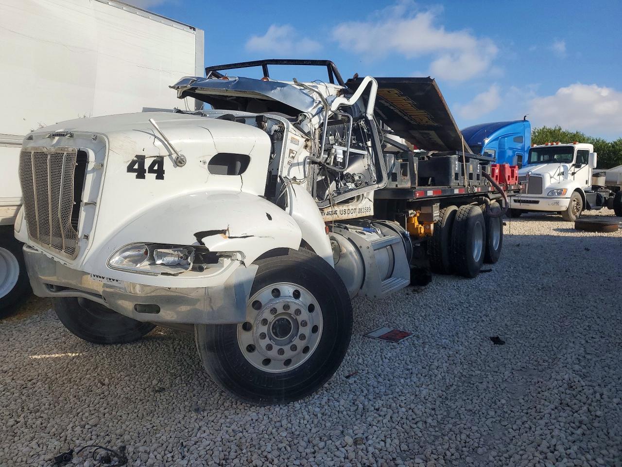 2NP3LJ9XXJM480720 · 2018 PETERBILT 348