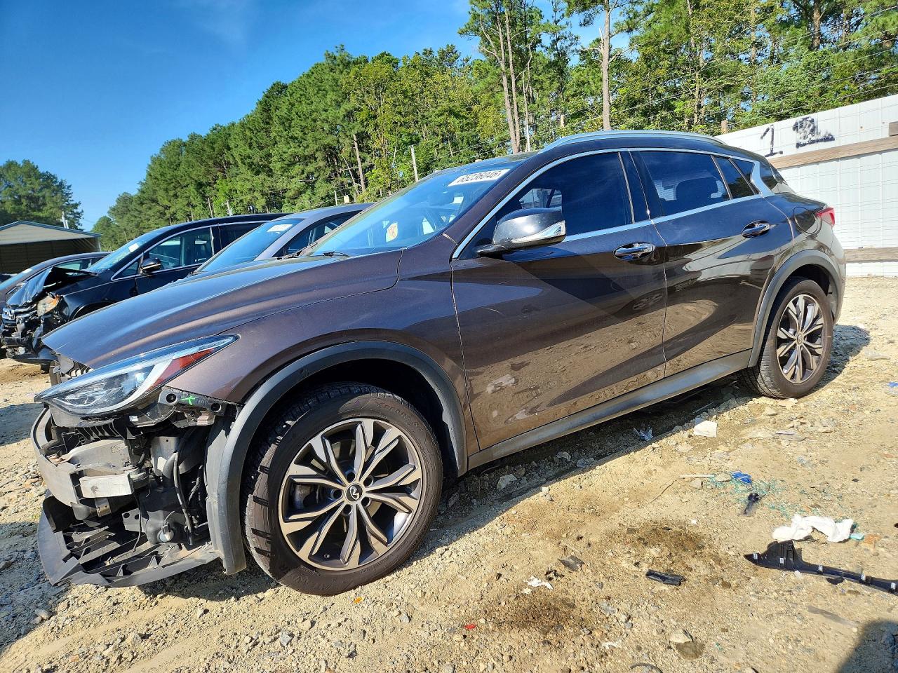 SJKCH5CR0JA048670 · 2018 INFINITI QX30