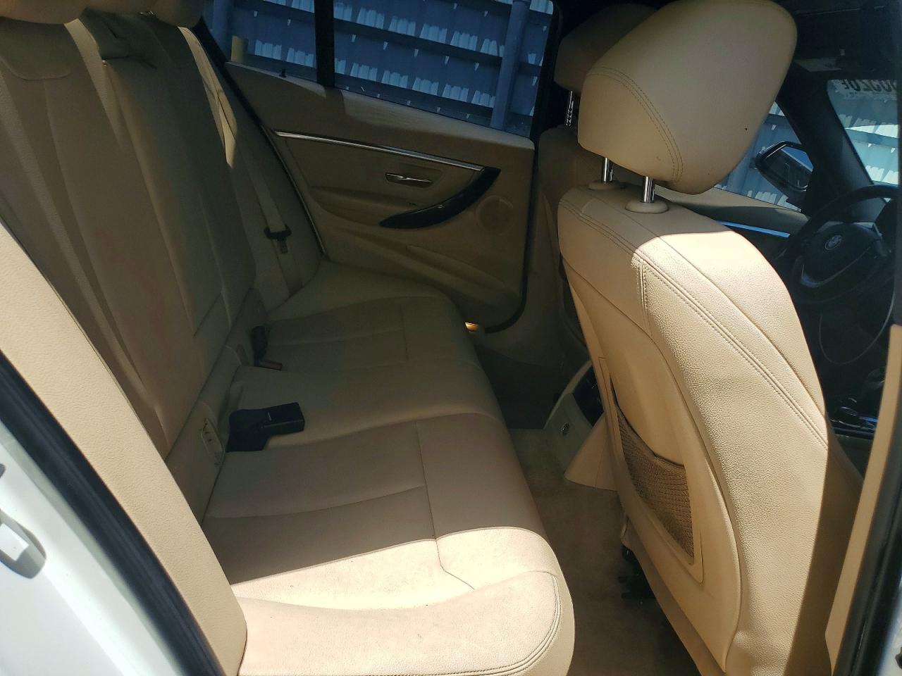 WBA8E9G50GNU29322 · 2016 BMW 328 · 10/12
