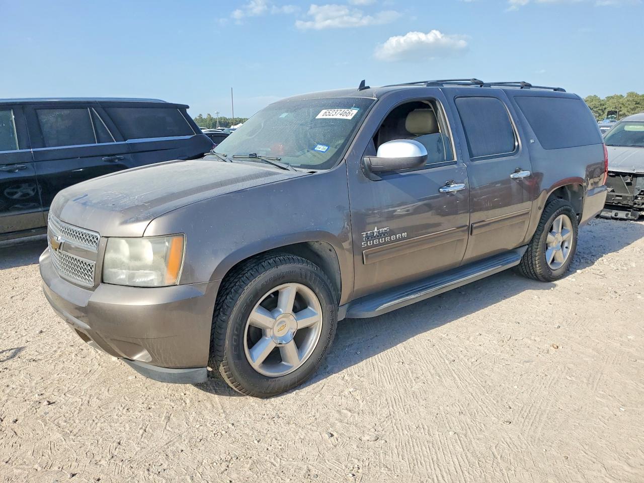 1GNSCJE07BR334398 · 2011 CHEVROLET SUBURBAN