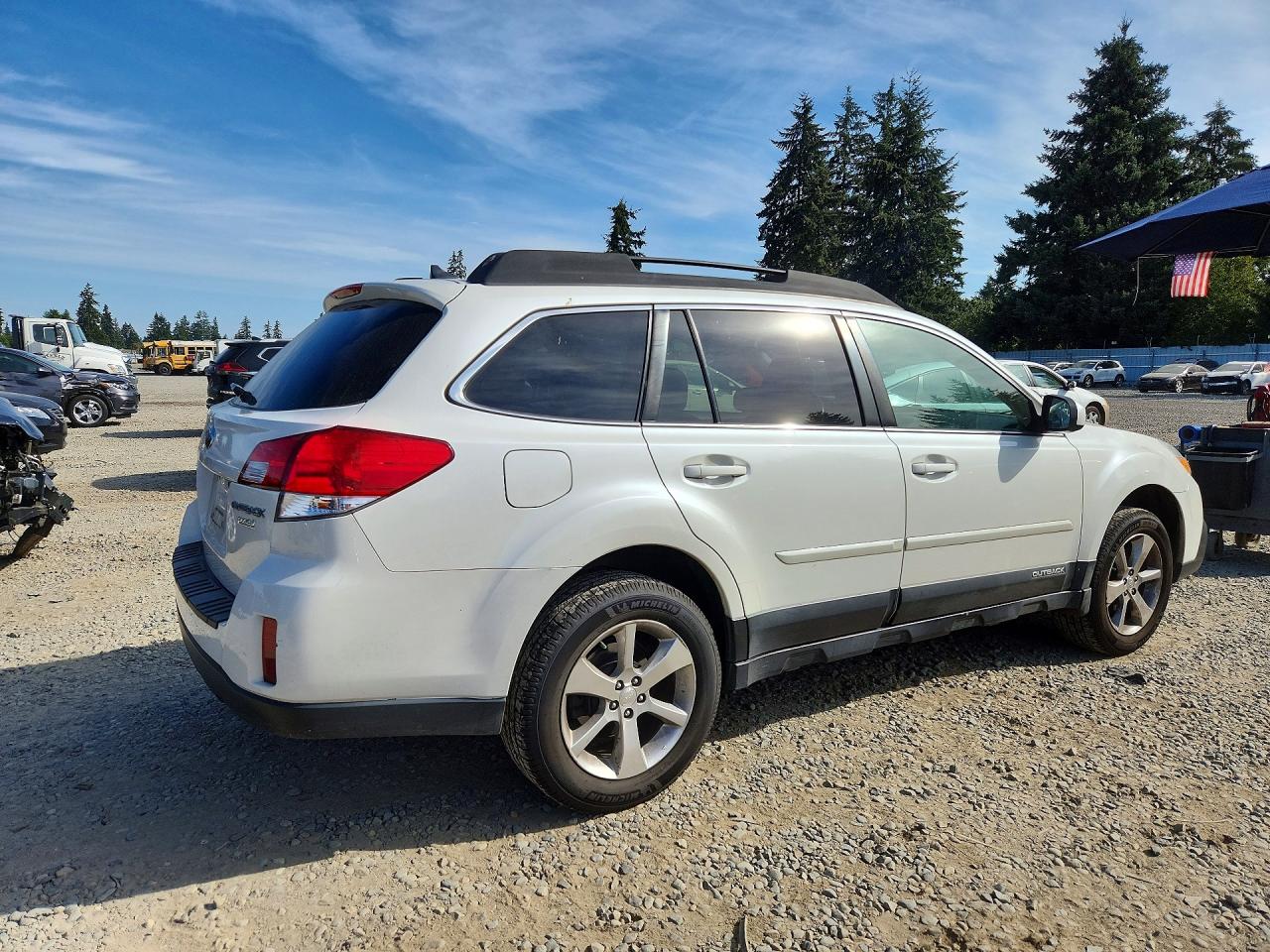 4S4BRBMC5E3271104 · 2014 SUBARU OUTBACK · 3/13