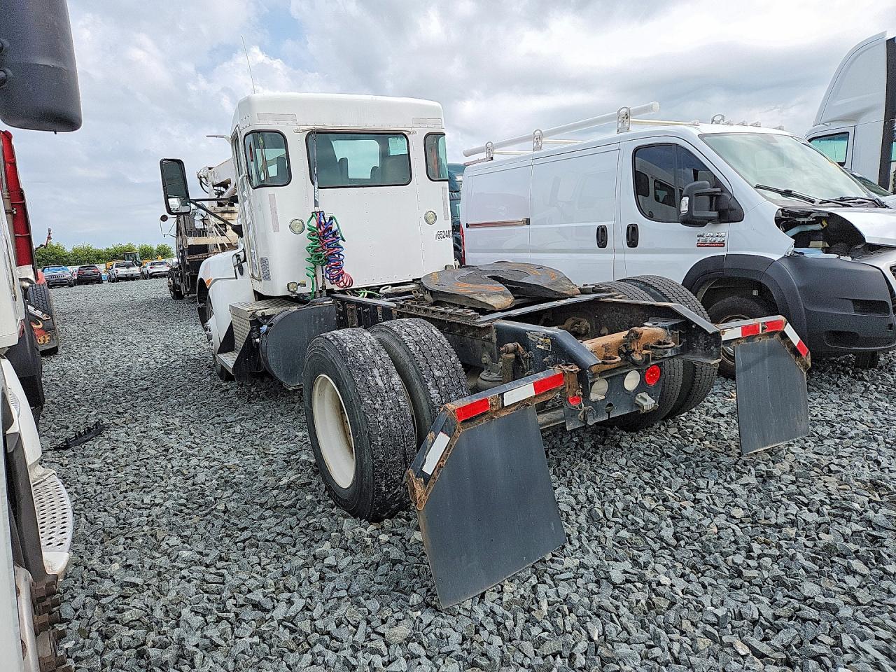 2XKHAJ8X9GM497042 · 2016 KENWORTH CONSTRUCTION · 2/12