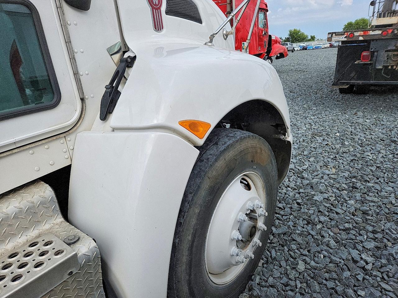 2XKHAJ8X9GM497042 · 2016 KENWORTH CONSTRUCTION · 12/12