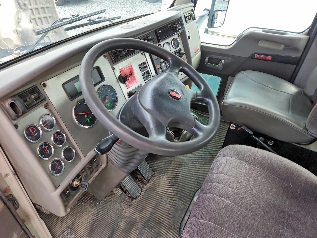 2XKHAJ8X9GM497042 · 2016 KENWORTH CONSTRUCTION · 8/12