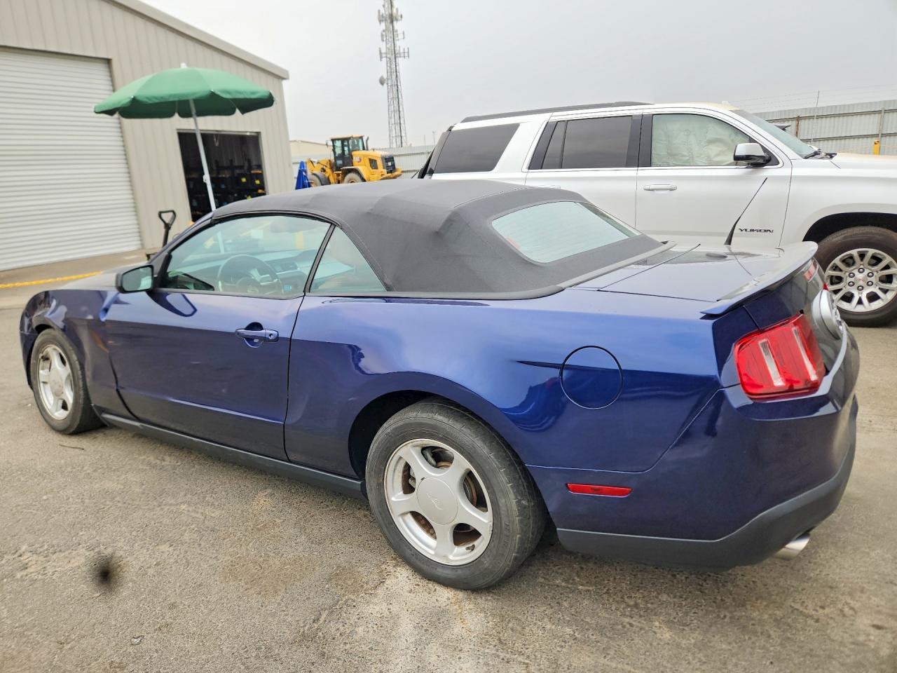 1ZVBP8EMXB5120521 · 2011 FORD MUSTANG · 2/12